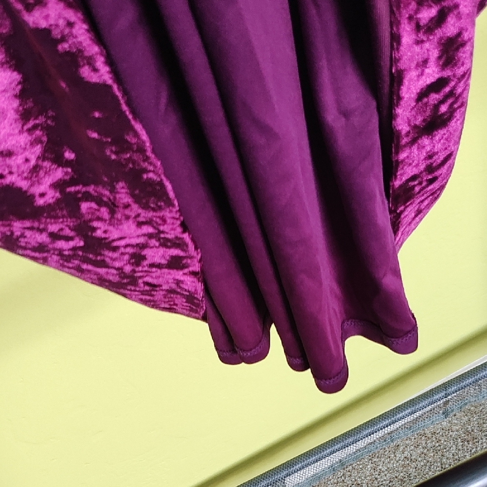 Eliza J Dress In Raspberry Velvet - Picture 7 of 8